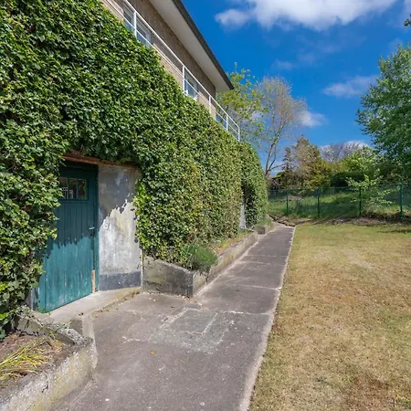 Semesterbostad At - 5 Bedrooms 10p - Garden *