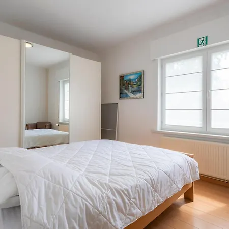 Semesterbostad At - 5 Bedrooms 10p - Garden