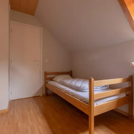 At - 4 Bedrooms 10p - Garden Feriehus *