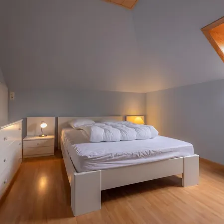 Semesterbostad At - 5 Bedrooms 10p - Garden *