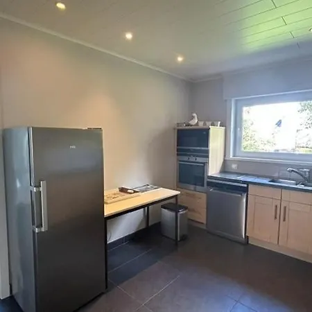 At - 4 Bedrooms 10p - Garden Feriehus